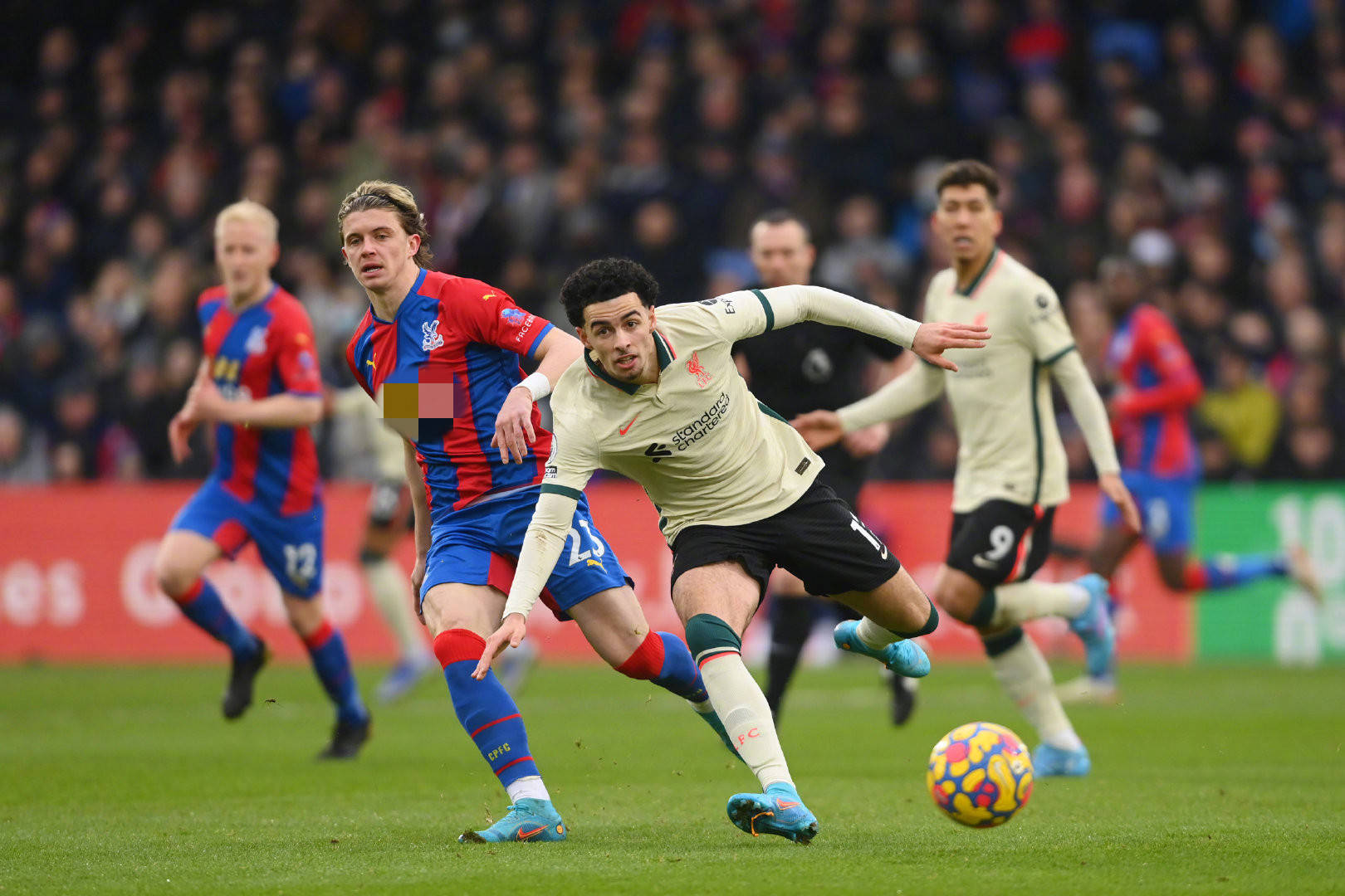 17岁的亚马尔终究没能在米兰的雨夜洞穿对手的城墙.